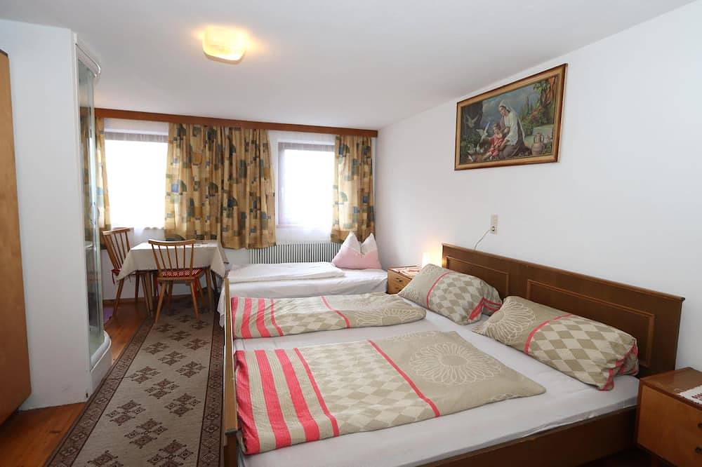 Ganze Wohnung, Gemütliche Ferienwohnung mit herrlicher Aussicht in Bruck am Ziller, Kaisergebirge