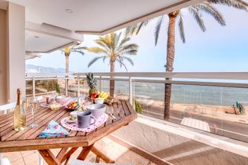 Gîte pour 4 personnes, avec balcon et vue sur l’océan dans Plage Du Borrigo Menton