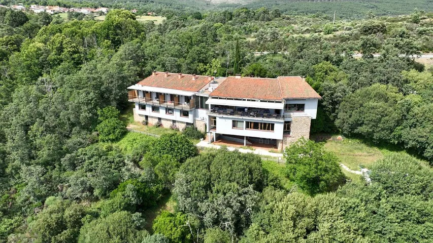 Hôtel pour 2 personnes, avec jardin et piscine - 1
