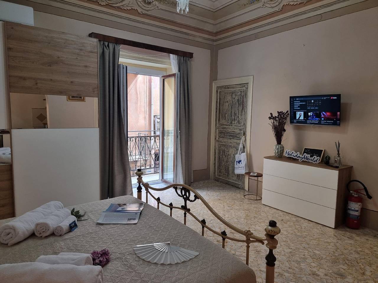 Ganze Ferienwohnung, Donna Elisa von Holiday World in Carini, Palermo Provinz