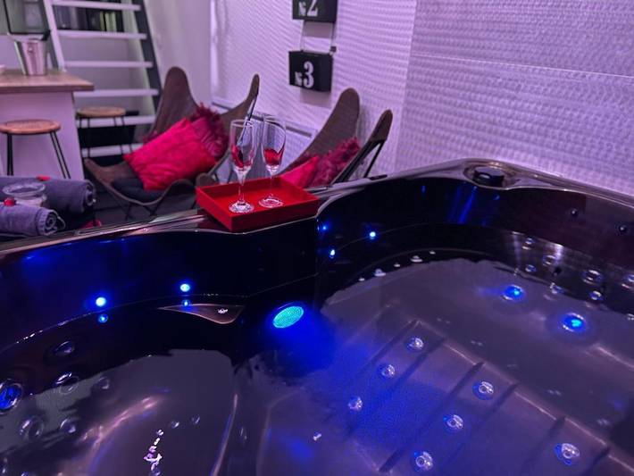 Appartement de vacances pour 2 personnes, avec jacuzzi et jardin