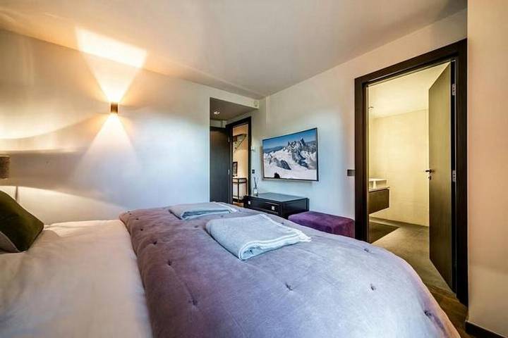 Chambre d’hôte pour 12 personnes, avec jardin et vue, animaux acceptés à Courchevel - 3