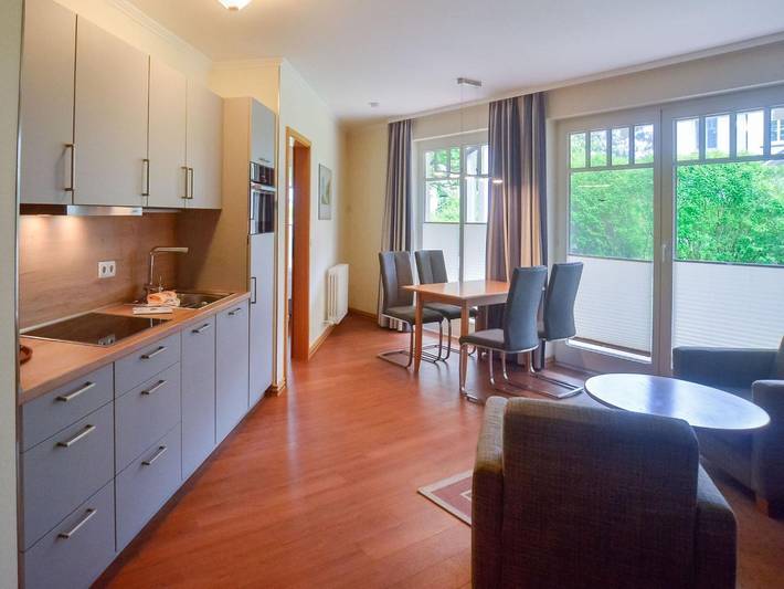 Ferienwohnung für 4 Personen, mit Terrasse und Garten in Binz - 2