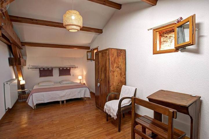 Gîte pour 6 personnes, avec jardin à Les Salles - 2