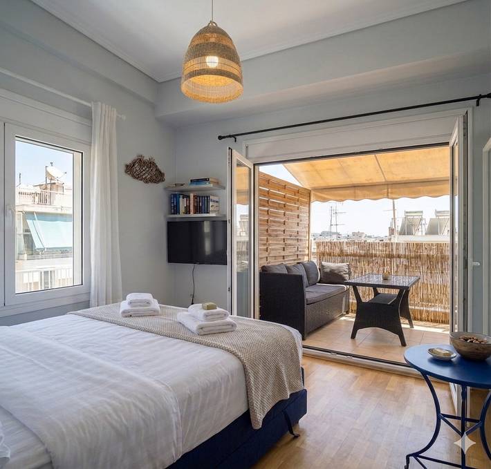 Studio entier, -Loft- Cozy Loft with private terrace in the he in Section centrale d'Athènes, Athènes