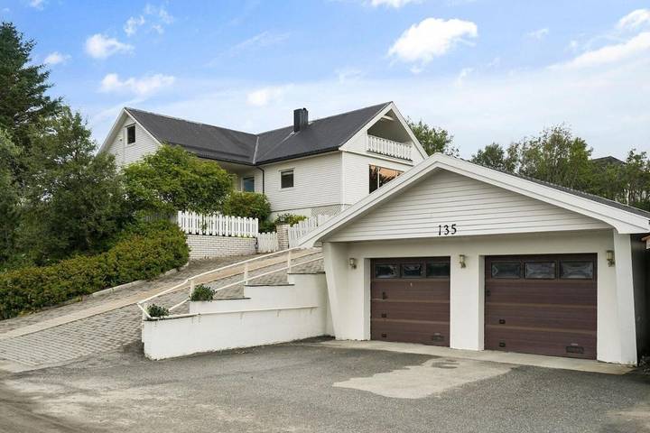 Gîte pour 4 personnes, avec jardin et terrasse à Leknes - 4
