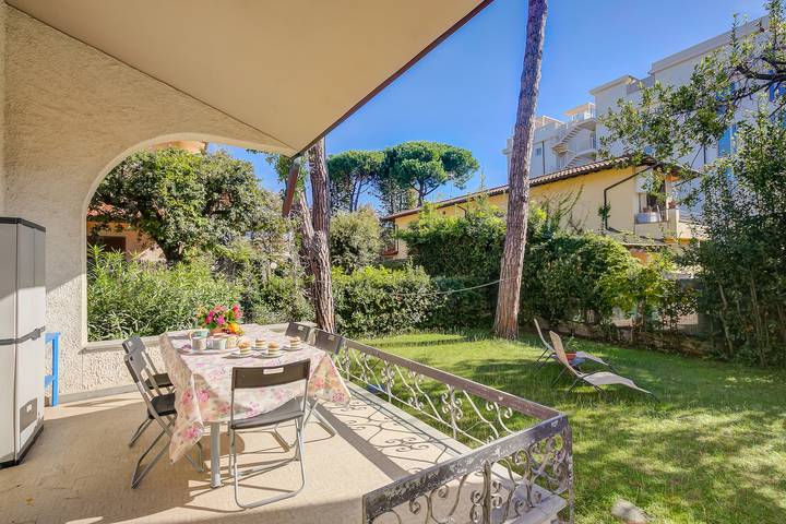 Ferienhaus für 8 Personen, mit Balkon und Terrasse in Marina di Pietrasanta