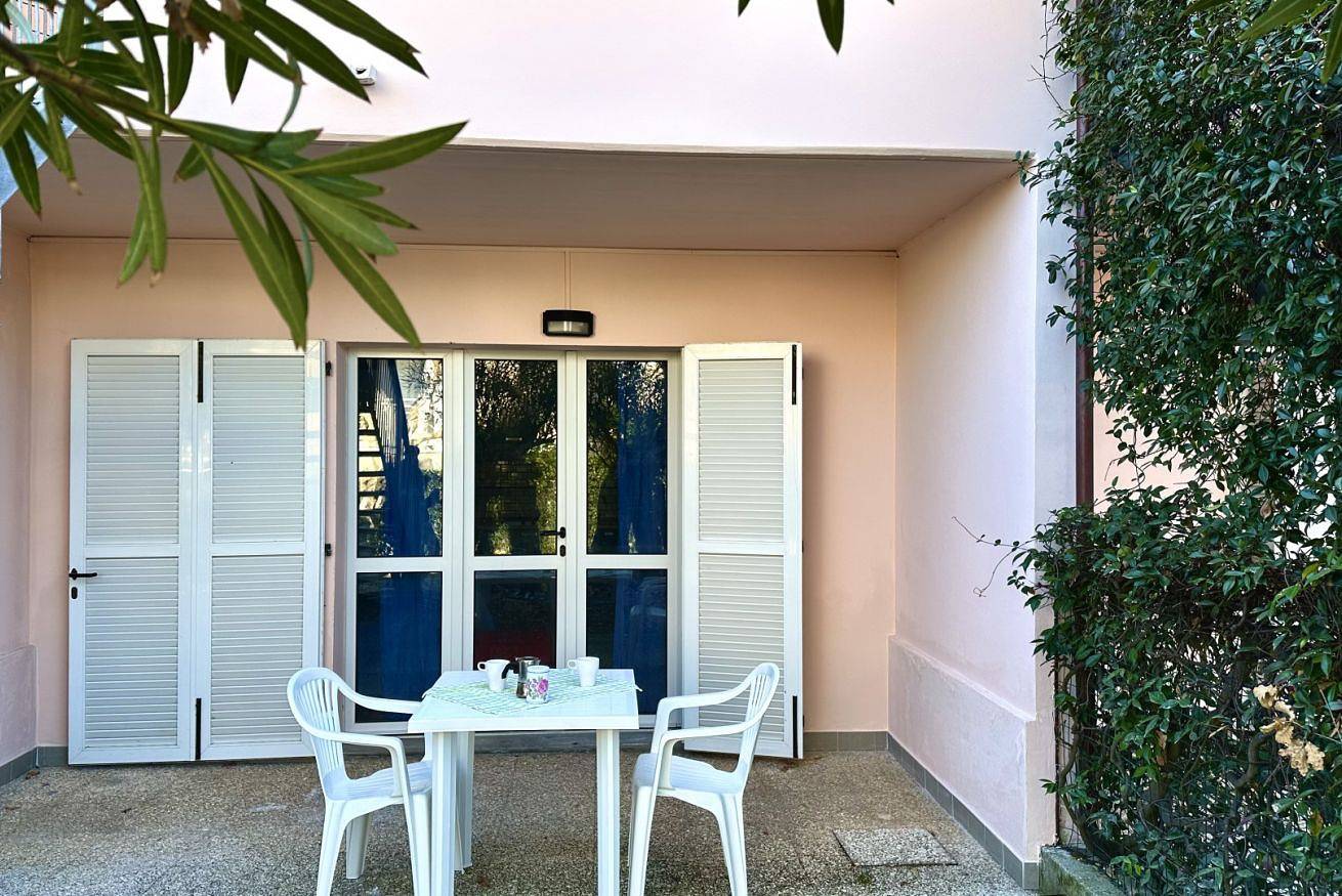 Entire apartment, Palme 3 - Marcelli, one-room apartment on the ground floor, Residence Le Palme in Riviera del Conero