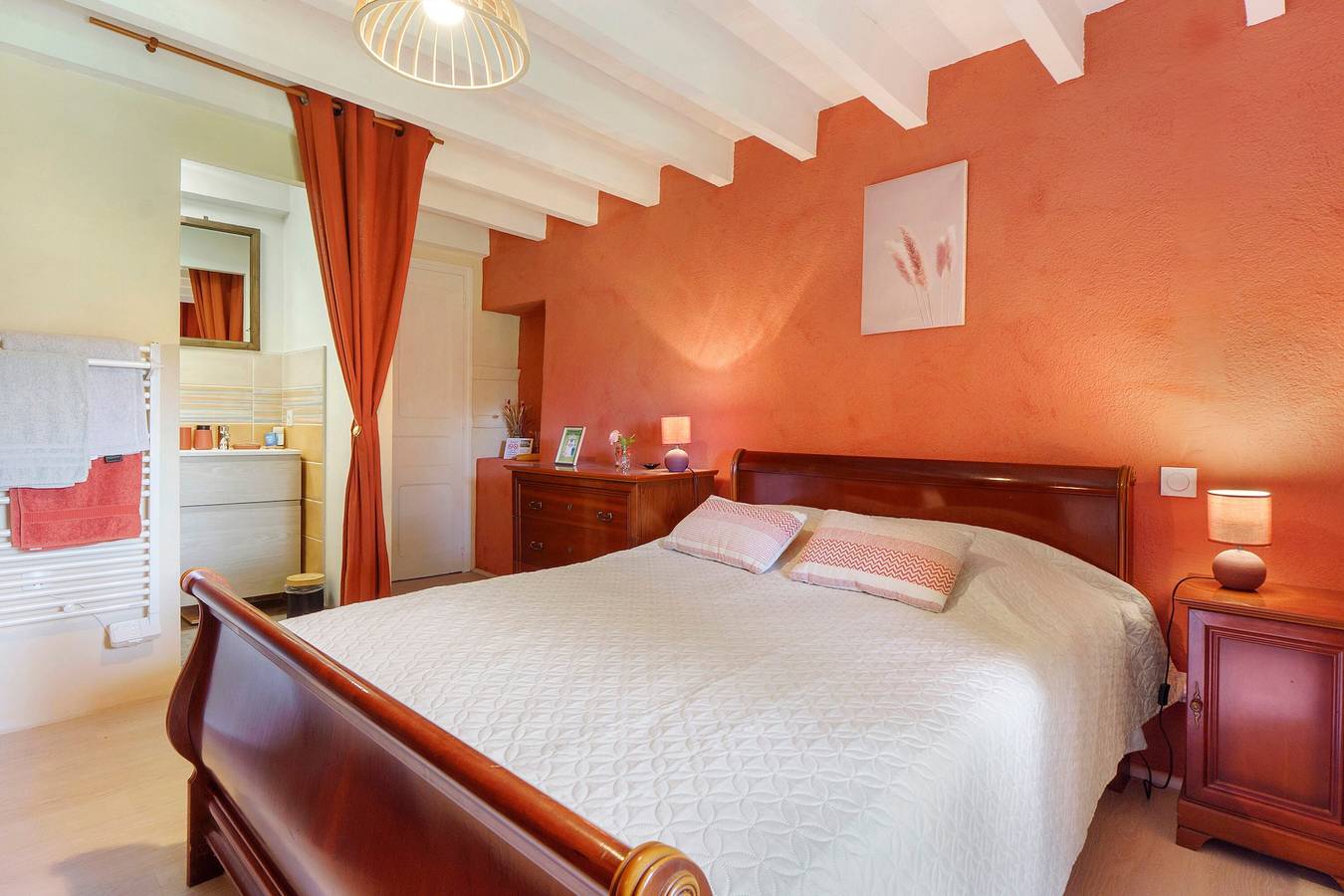 Bed & Breakfast 'Chambre Tilleul met zwembad', bergzicht, gedeeld zwembad & wifi, foto 6