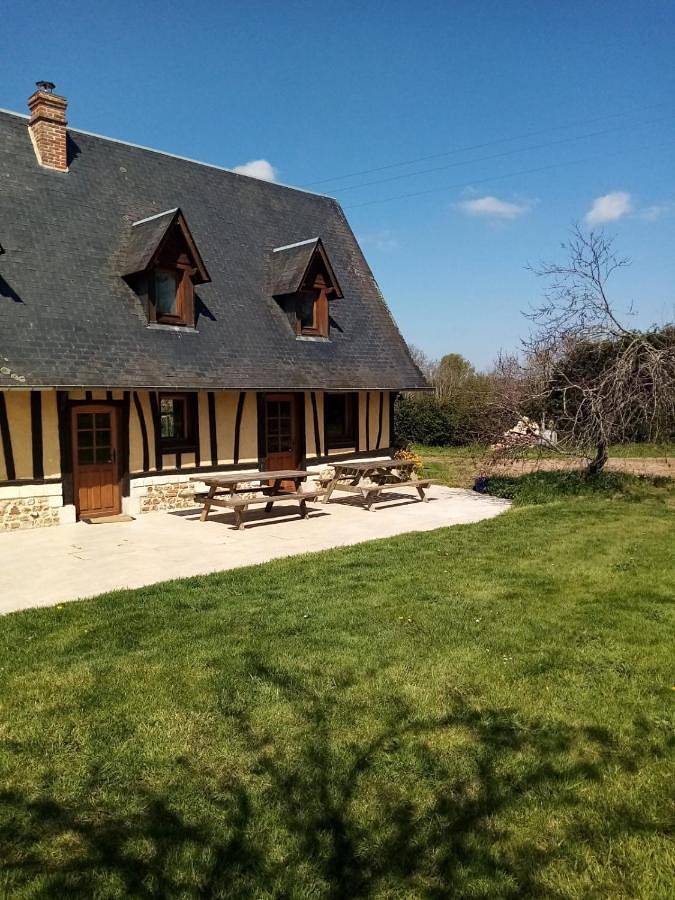 Three-Bedroom Villa in Saint-Philbert-sur-Risle, Région de Bernay