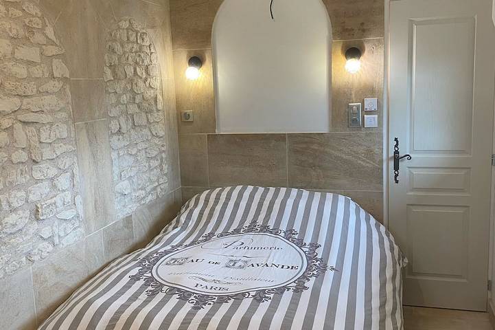 Gîte pour 2 personnes, avec terrasse ainsi que jardin et piscine dans Charmes (Côte-d'Or) - 4