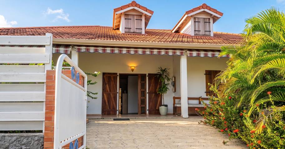 Appartement entier, Appartement lumineux au bord de la mer à Le Diamant in Le Diamant, Martinique