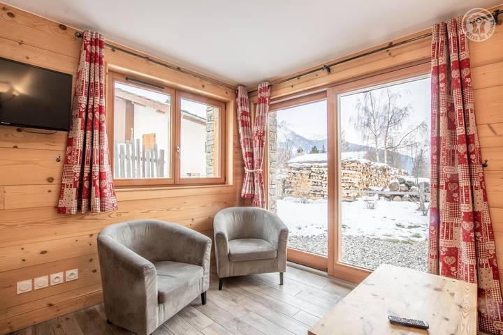 Gîte pour 8 personnes, avec terrasse, animaux acceptés à Lanslevillard - 3
