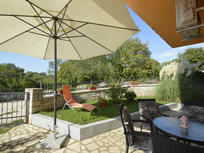 Ferienwohnung für 4 Personen, mit Terrasse und Garten