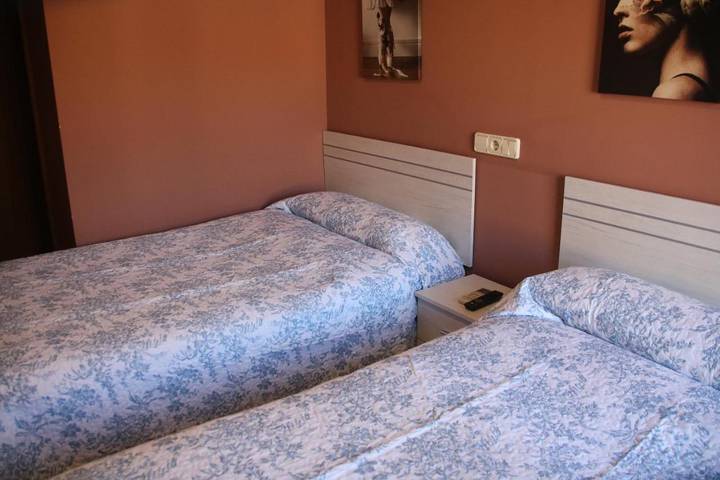 Gîte pour 12 personnes, avec Jacuzzi et Piscine à Milagro