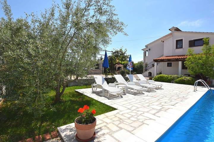 Dom dla 2 osób, z basen i ogród, zwierzęta dozwolone w Chorwacja
