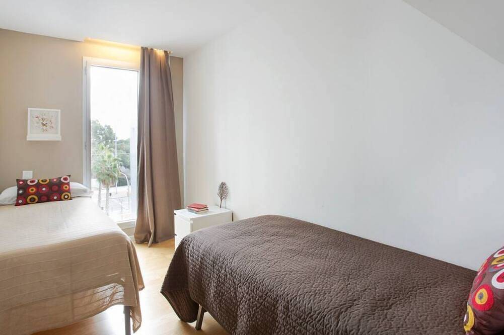 Beautiful 3 Bedrooms Flat Front of the Beach in Platja de la Mar Bella (Barcelona), Barcelona
