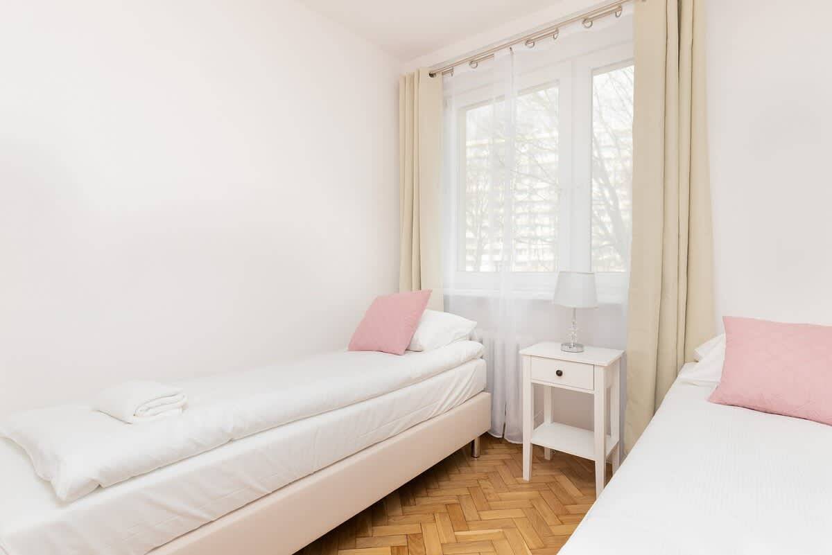 Hel leilighet, Bright Apartment with Balcony | Close to Reagan Park in Przymorze, Gdańsk