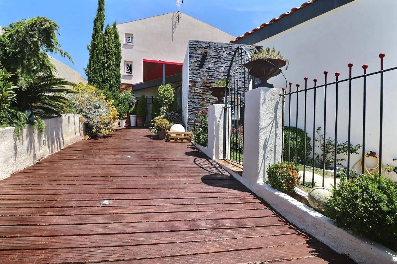 La Villa Blanche in Marseille, Côte méditerranéenne (France)