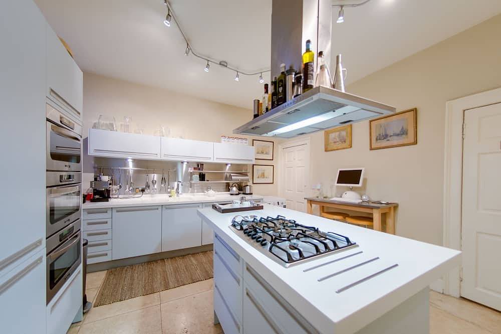 Appartamento intero, 5 * Luxury Suite Central Edimburgo: viste mozzafiato sul Castello di Edimburgo! in Edimburgo, Lothian