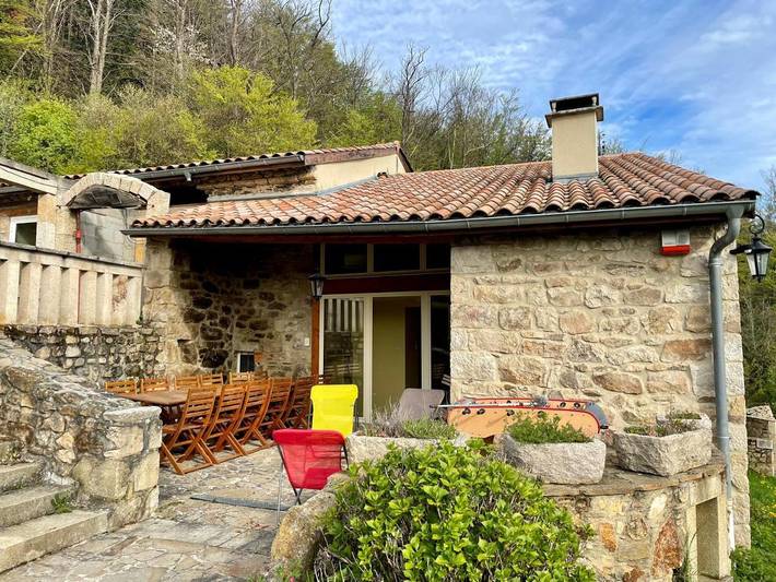 Location de vacances pour 10 personnes, avec Balcon et Terrasse ainsi que Jardin et Vue à Pélussin