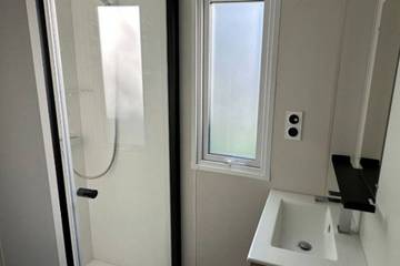 Camping pour 4 Personnes dans Challes-les-Eaux, Bauges, Photo 2