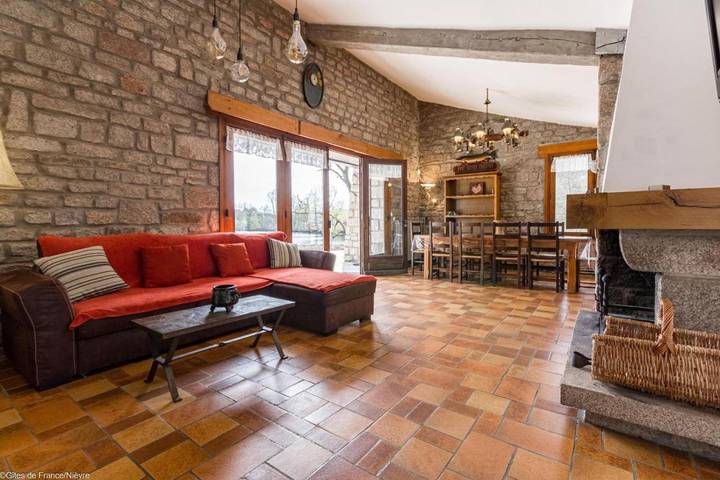 Location de vacances pour 6 personnes, avec terrasse et jardin, animaux acceptés à Dun-les-Places - 2