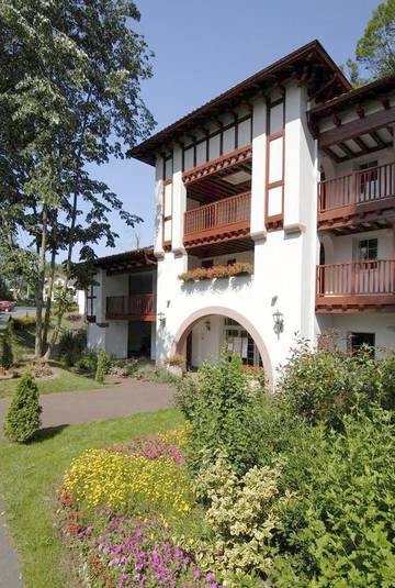 Gîte pour 4 personnes, avec jardin ainsi que piscine et vue à Uhart-Cize