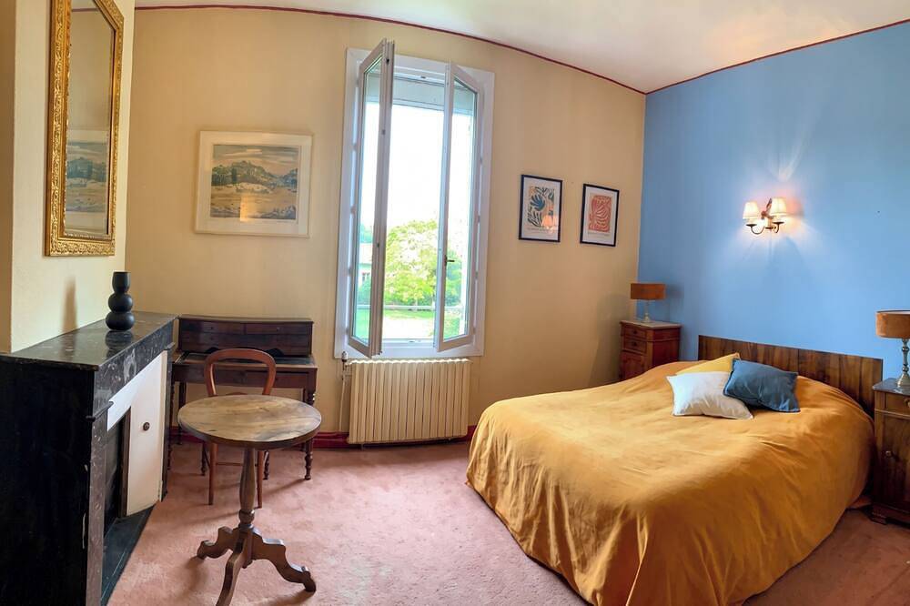 Vacation home between vineyards, estuary and ocean in Saint-André-de-Cubzac, Región de Blaye