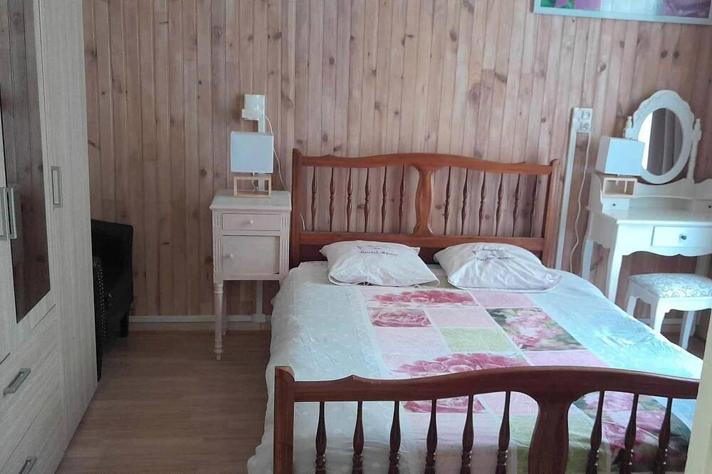 Entire apartment, Homerez - Apt. Néris-les-Bains in Néris-les-Bains, Montluçon region