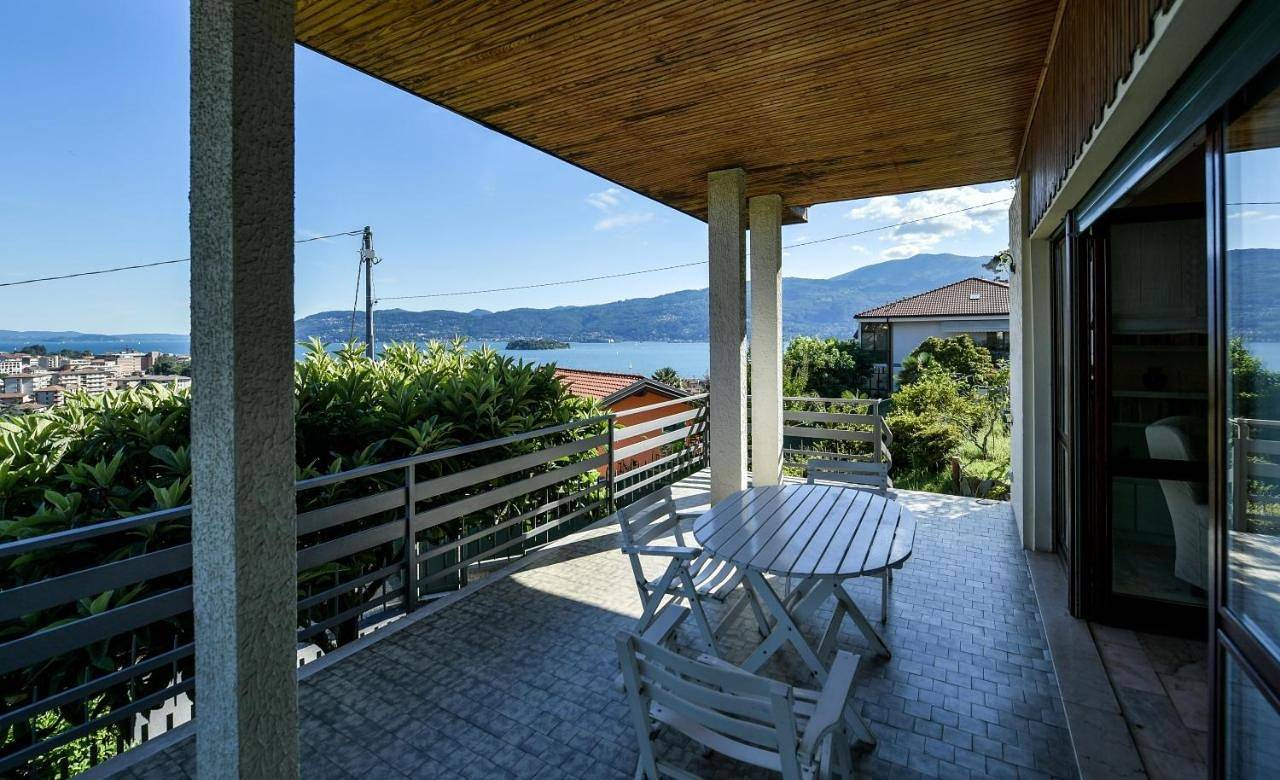 Villetta autonoma affacciata sul Golfo Borromeo in Verbania, Comune di Verbania