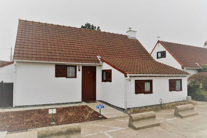 Ferienhaus für 6 Personen, mit Pool und Terrasse sowie Garten, mit Haustier