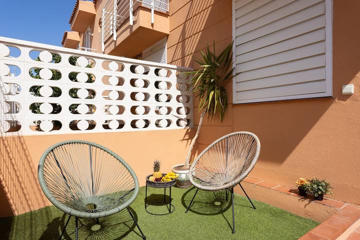 Gîte pour 4 personnes, avec terrasse et piscine, adapté aux familles à Candelaria - 2