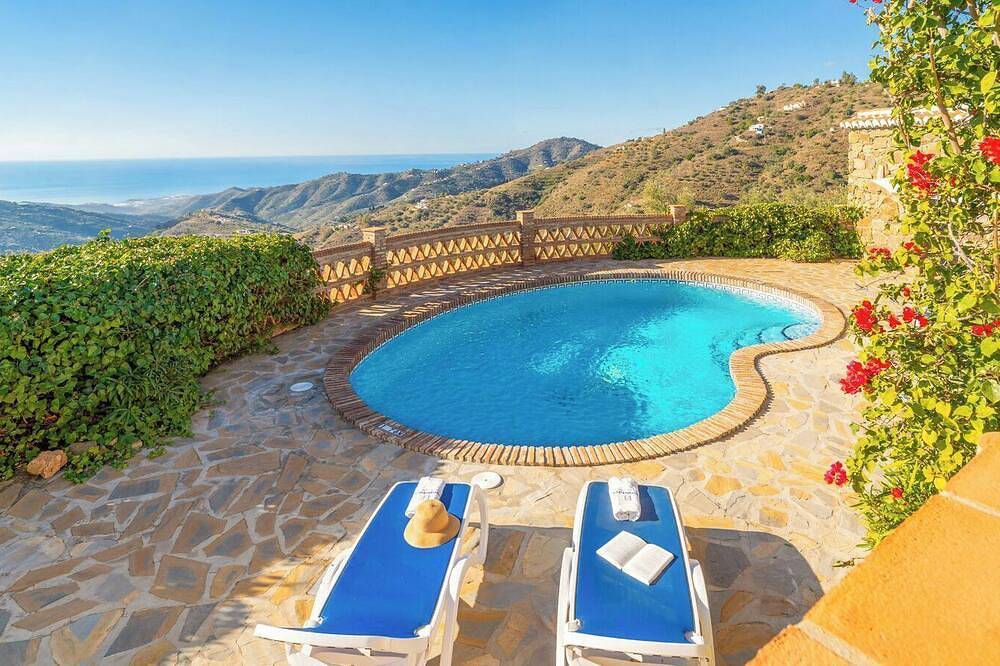 Casa vacanza a Cómpeta a partire da 287€ a notte