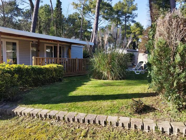 Camping pour 6 personnes, avec Terrasse et Jardin ainsi que Piscine et Vue