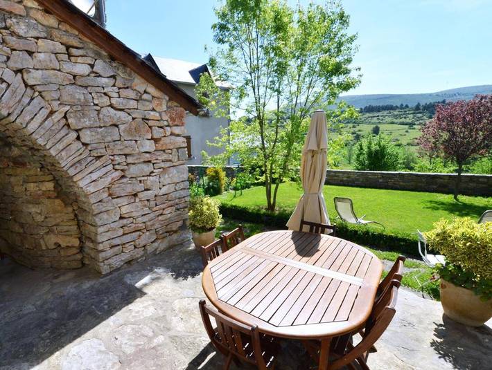 Location de vacances pour 6 personnes, avec jardin et vue, adapté aux familles à La Malène - 2