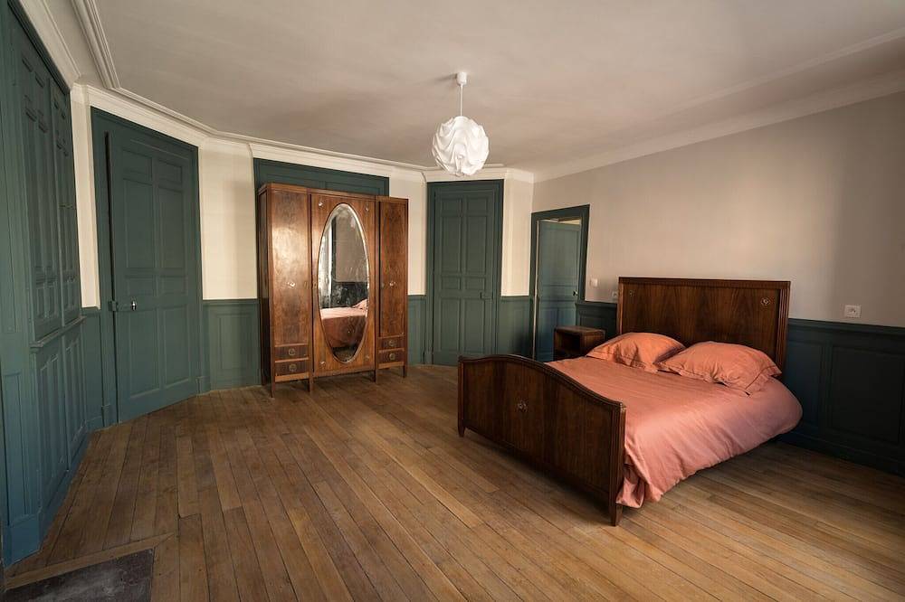 Appartement entier, Spacieux appartement de caractère au centre de Mirecourt in Mirecourt, Neufchâteau