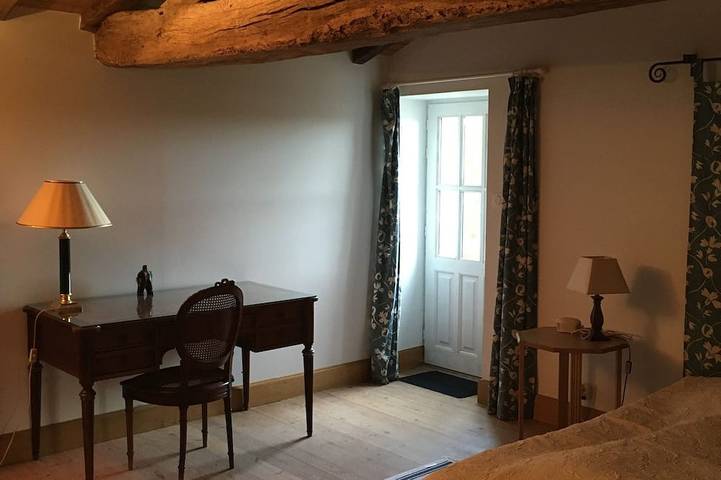 Location de vacances pour 6 personnes, avec jardin à La Jonchère - 2