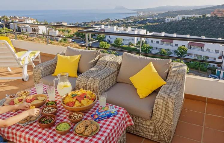Casa rural para 7 personas, con vistas además de piscina y jardín en Manilva