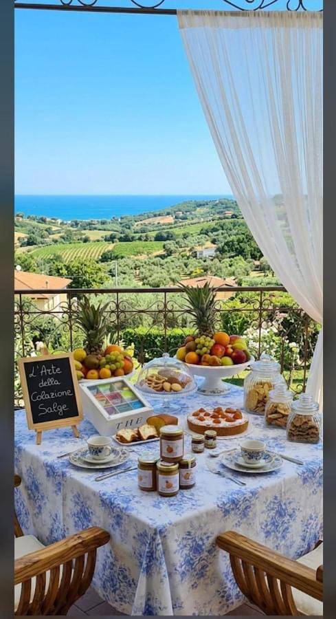 Casa vacanza per 3 persone, con Terrazza e Idromassaggio nonché Giardino e Panorama a Colonnella
