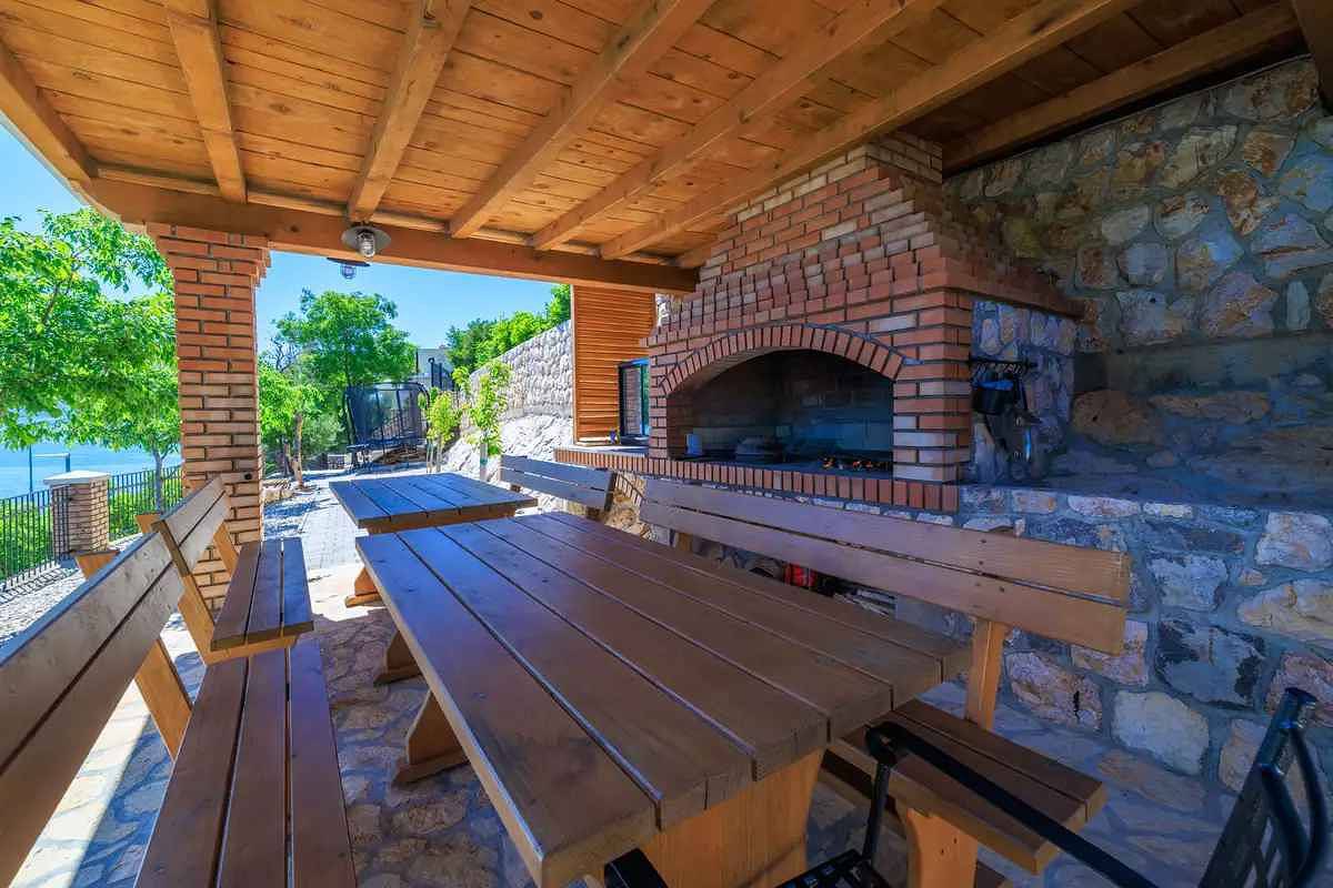 Ganze Ferienwohnung, Ferienwohnung mit Wellness und Swimmingpool zur gemeinsamen Nutzung  in Novi Vinodolski, Primorje-Gorski Kotar