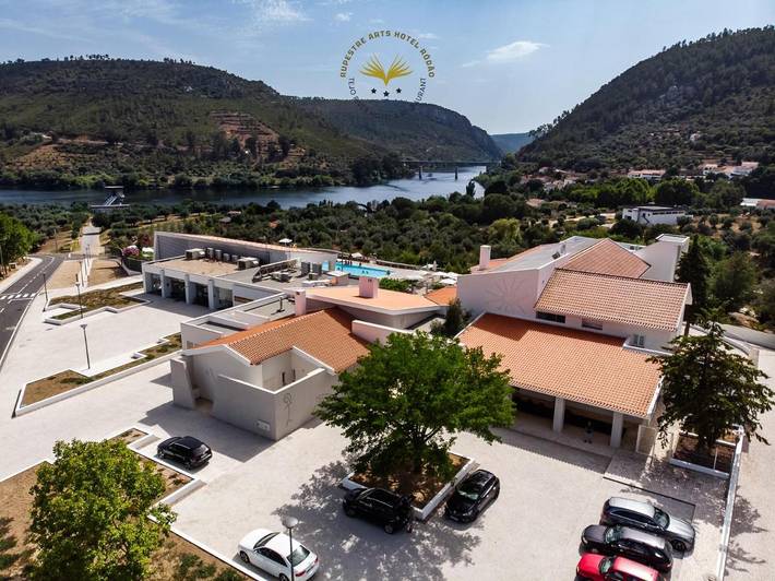 Hotel para 2 pessoas, com piscina e terraço em Portugal