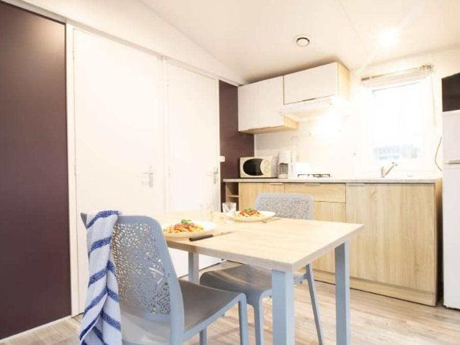 Camping Les Pins d'Oléron - Mobilhome 2 personnes - Mobile home Curacao**** 2 personnes in Le Grand-Village-Plage, Côte de Beauté