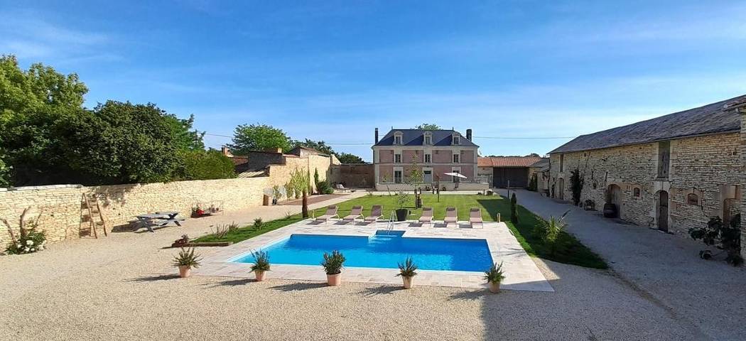 Chambre d’hôte pour 2 personnes, avec Terrasse et Jardin ainsi que Piscine et Vue