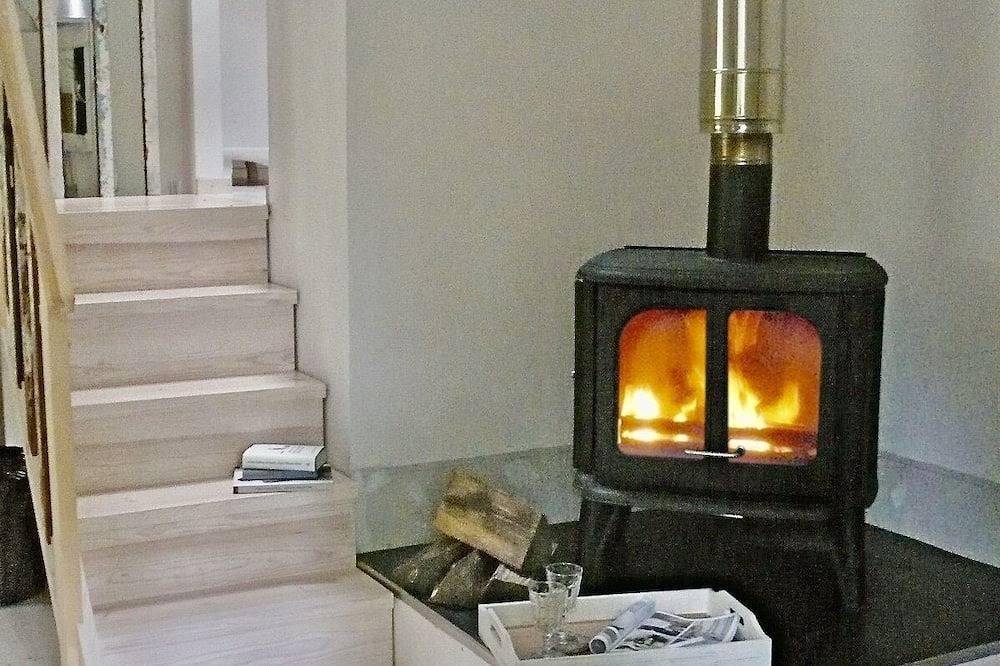 Ganze Wohnung, Mit Kaminofen, kostenfreiem Brennholz, Wlan, Sauna, Garten, wenige Min Strand. in Behrensdorf, Hohwachter Bucht