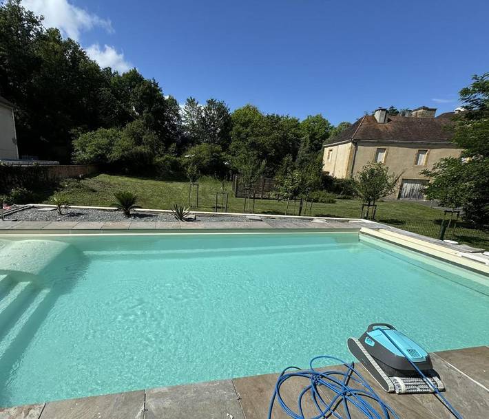 Location de vacances pour 2 personnes, avec piscine ainsi que jacuzzi et jardin à Excideuil - 3