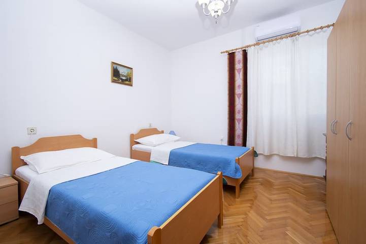 Ganze Wohnung, Apartment Monika - Drei Schlafzimmer Apartment mit Terrasse in Brodarica, Šibenik-Knin