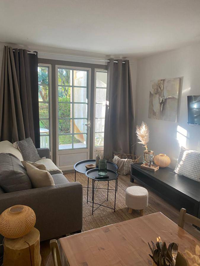 Gîte pour 4 personnes, avec piscine ainsi que bassin pour enfant et jardin dans Golf De Moliets Moliets Et Maa