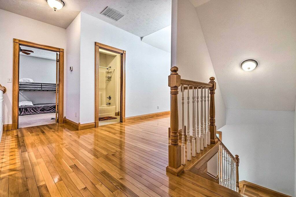 Lake Cumberland Retreat w/ Deck & Views! in Lake Cumberland