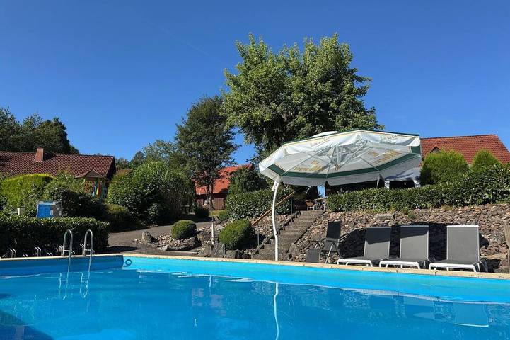 Ferienhaus für 5 Personen, mit Pool und Terrasse - 1